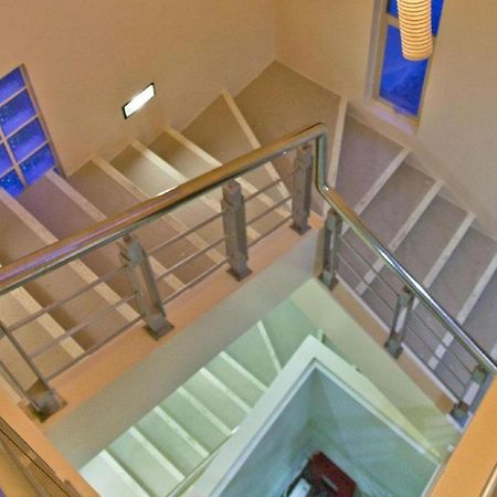 B Pod Hotel Manoc-Manoc Екстериор снимка