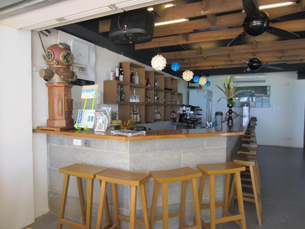 B Pod Hotel Manoc-Manoc Екстериор снимка