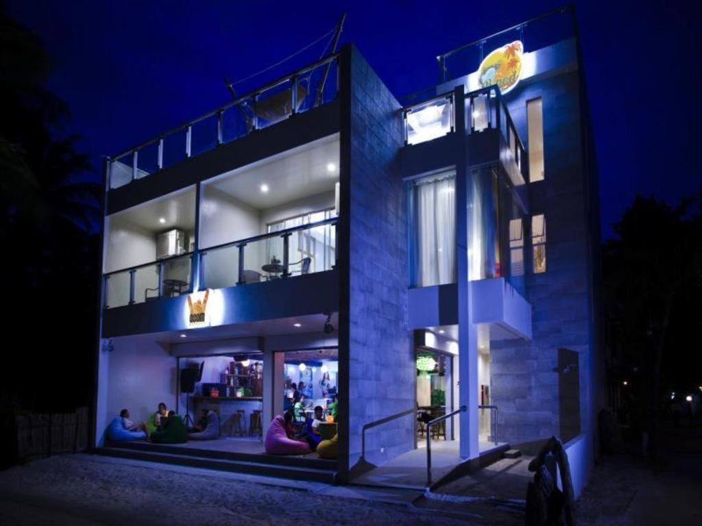 B Pod Hotel Manoc-Manoc Екстериор снимка