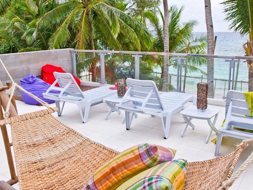 B Pod Hotel Manoc-Manoc Екстериор снимка