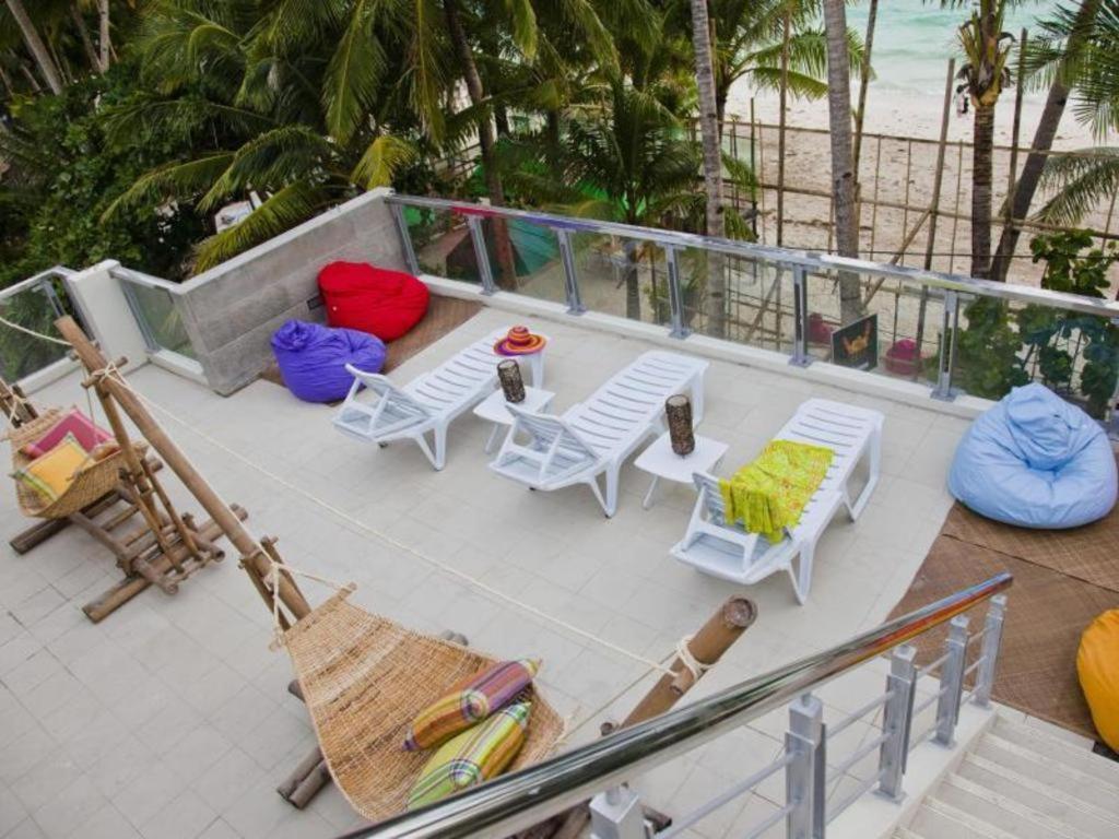 B Pod Hotel Manoc-Manoc Екстериор снимка
