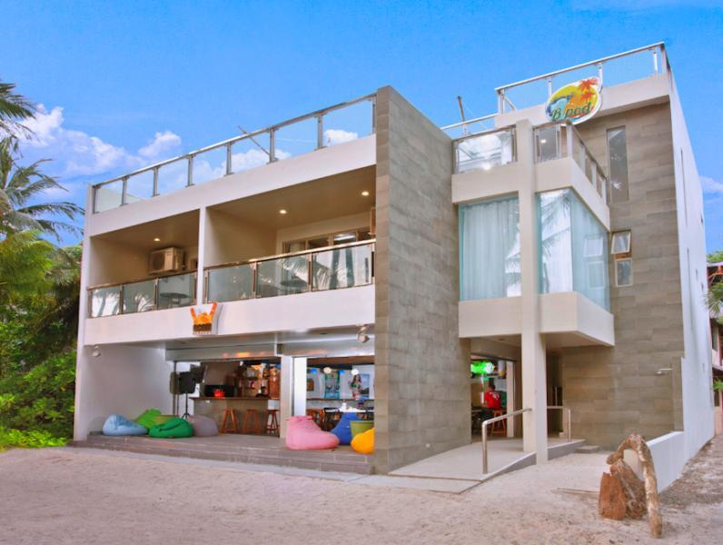 B Pod Hotel Manoc-Manoc Екстериор снимка